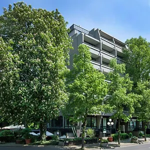 Im Rheinhof Meerbusch